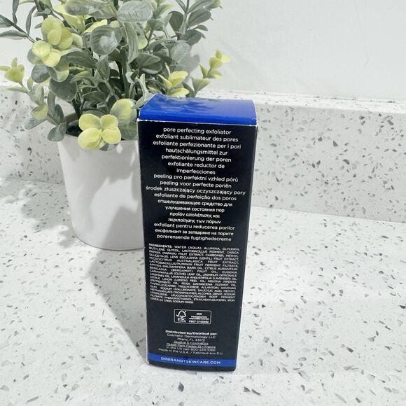 New Dr. Brandt - PoreDermabrasion Pore Perfecting Exfoliator CV - Picture 2 of 4